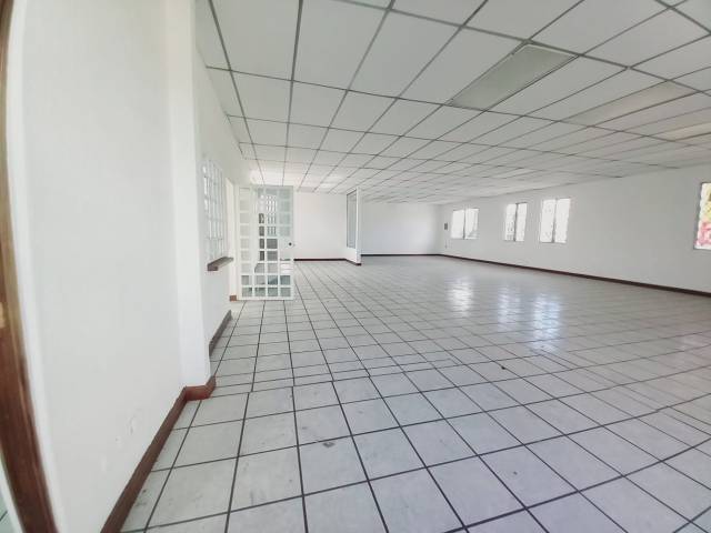 Local Comercial Sobre Calzada Aguilar Batres z.12 - Image 4