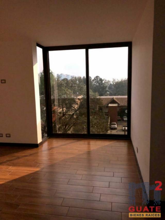Apartamento de 115 m2 de construcción en Venta, Zona 15 - Image 5