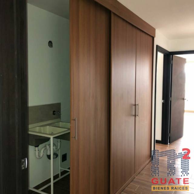 Apartamento de 115 m2 de construcción en Venta, Zona 15 - Miniatura 8