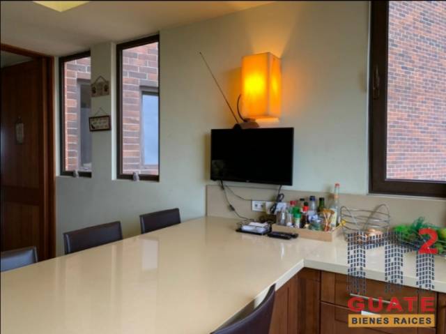 Apartamento de 269.71 m2 de construcción en Venta, Zona 10 - Image 3