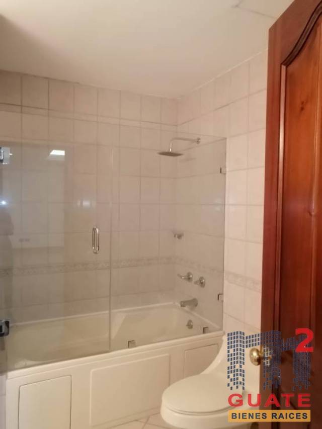 Apartamento de 155 m2 de construcción en Renta, Zona 10 - Miniatura 7