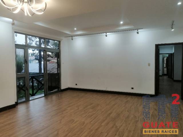 Apartamento de 217 m2 de construcción en Renta, Zona 10 - Image 3
