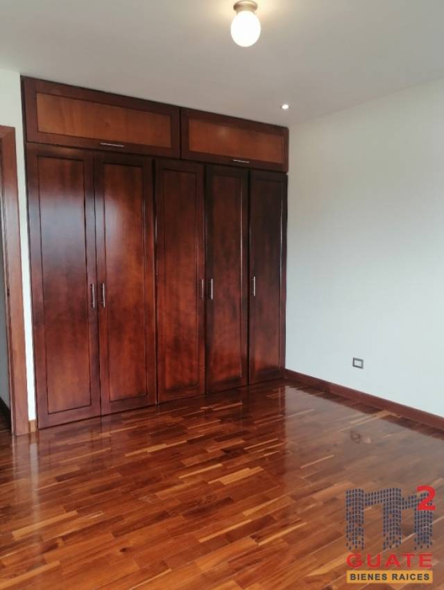 Apartamento de 120 m2 de construcción en Renta, Zona 15 - Miniatura 8