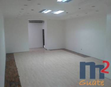 Local de 93 m2 de construcción, en Venta, Zona 10