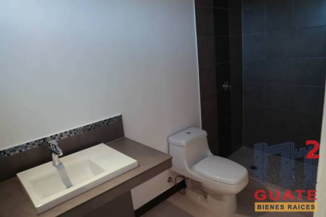 Casa de 166 m2 de construcción en Renta, Zona 16 - Image 1