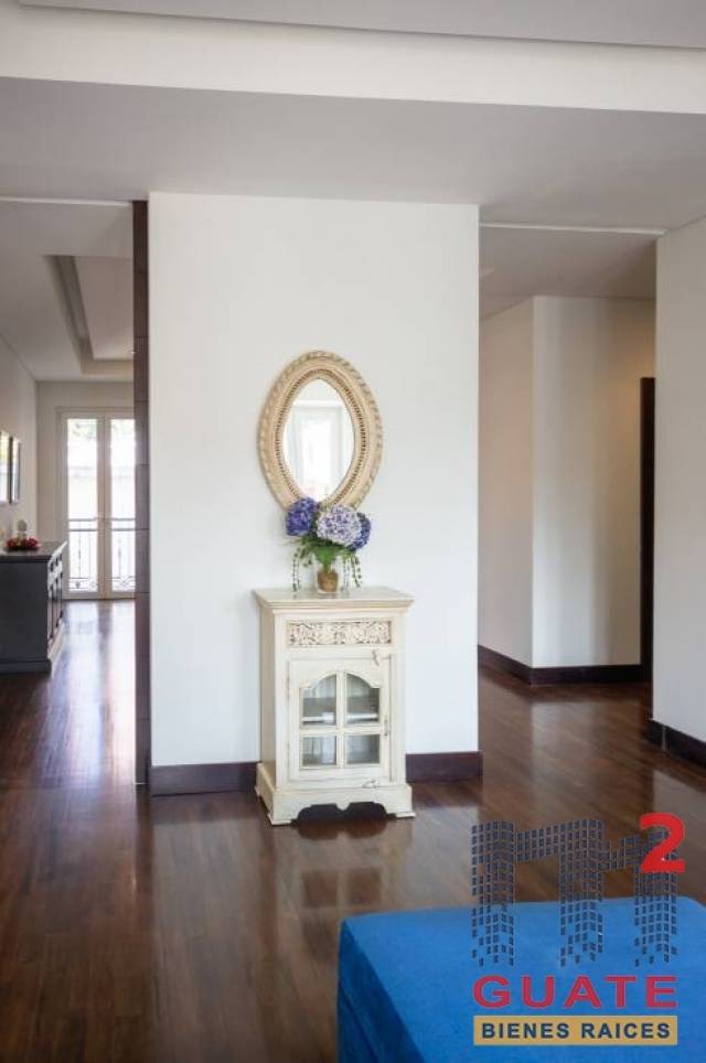 Apartamento de 228 m2 de construcción en Renta, Zona 14 - Image 4