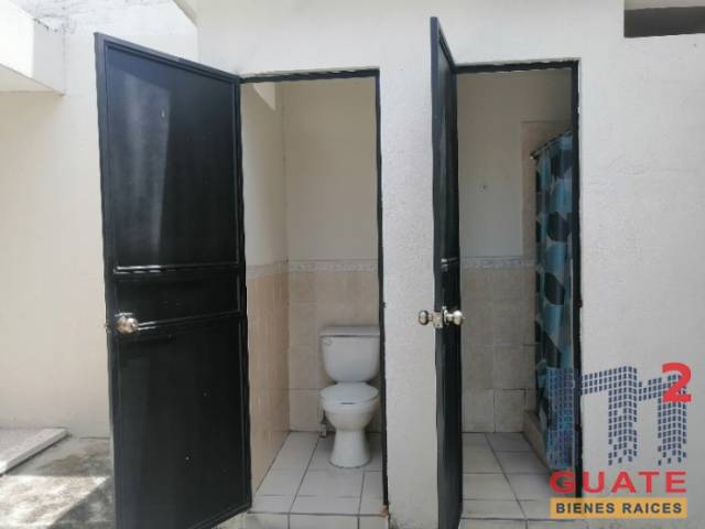 Casa de 385 m2 de construcción, en Renta, Zona 10 - Miniatura 15