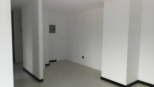 Bonito apartamento 3 dormitorios en zona 7 - Image 3