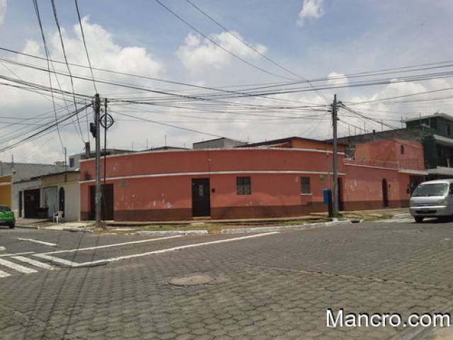 ALQUILO CASA GRANDE ESQUINA CIPRESALES ZONA 6 METROS MEGASEIS