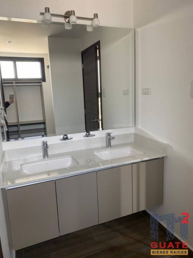 Apartamento de 123 m2 de construcción en Renta, Zona 15 - Miniatura 10