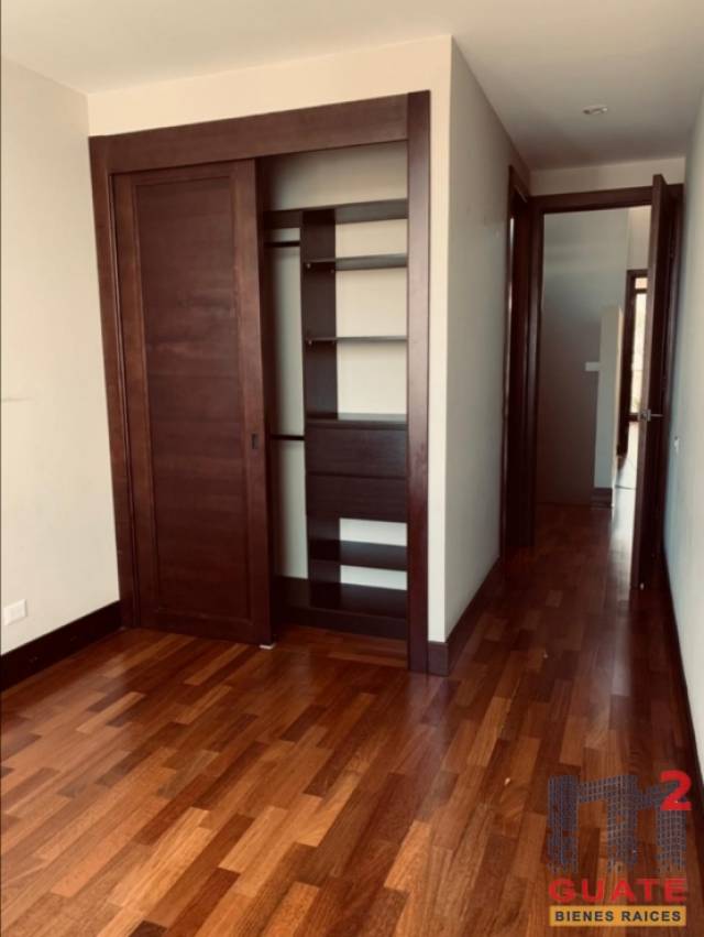 Casa de 314.27 m2 de construcción en Venta, Zona 16 - Image 5