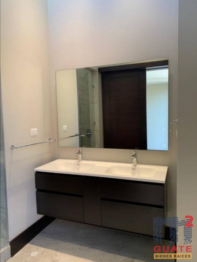 Casa de 340.43 m2 de construcción en Venta, Zona 16 - Miniatura 6