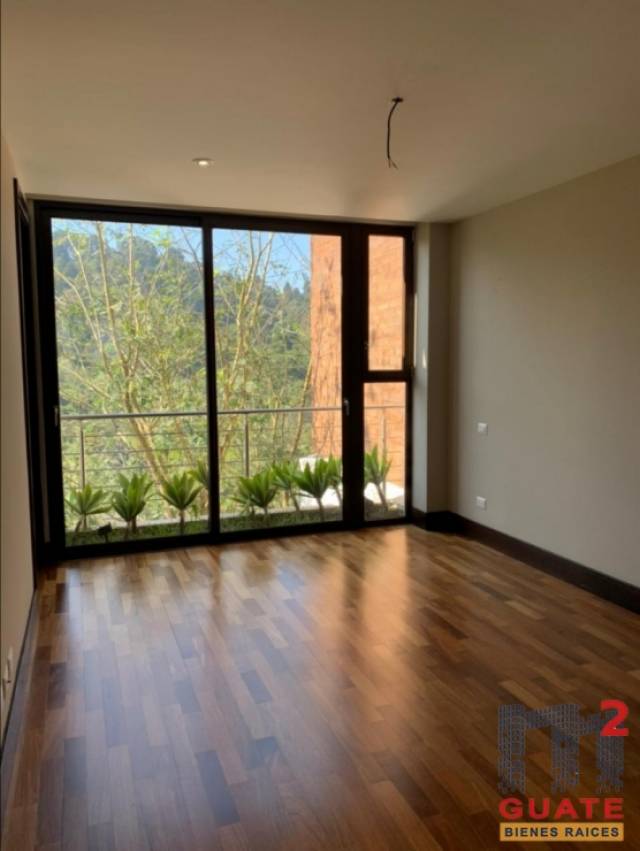 Casa de 340.43 m2 de construcción en Venta, Zona 16 - Miniatura 7