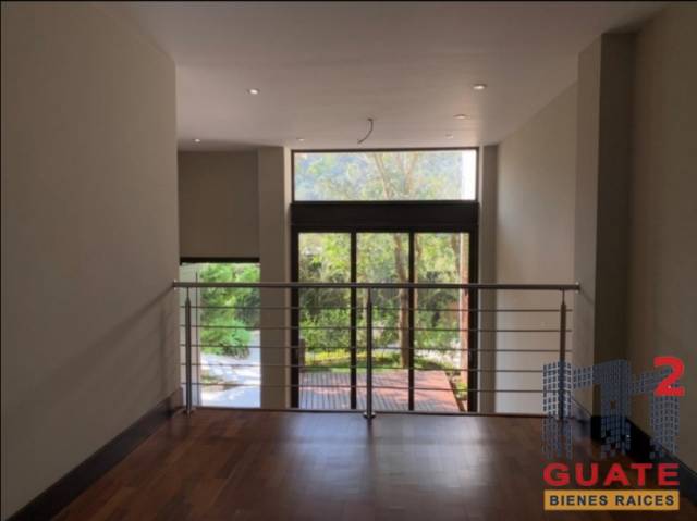Casa de 340.43 m2 de construcción en Venta, Zona 16 - Miniatura 8