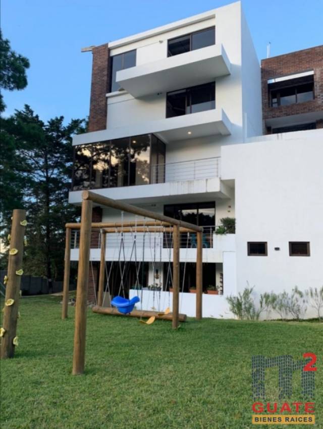 Casa de 340.43 m2 de construcción en Venta, Zona 16 - Miniatura 9