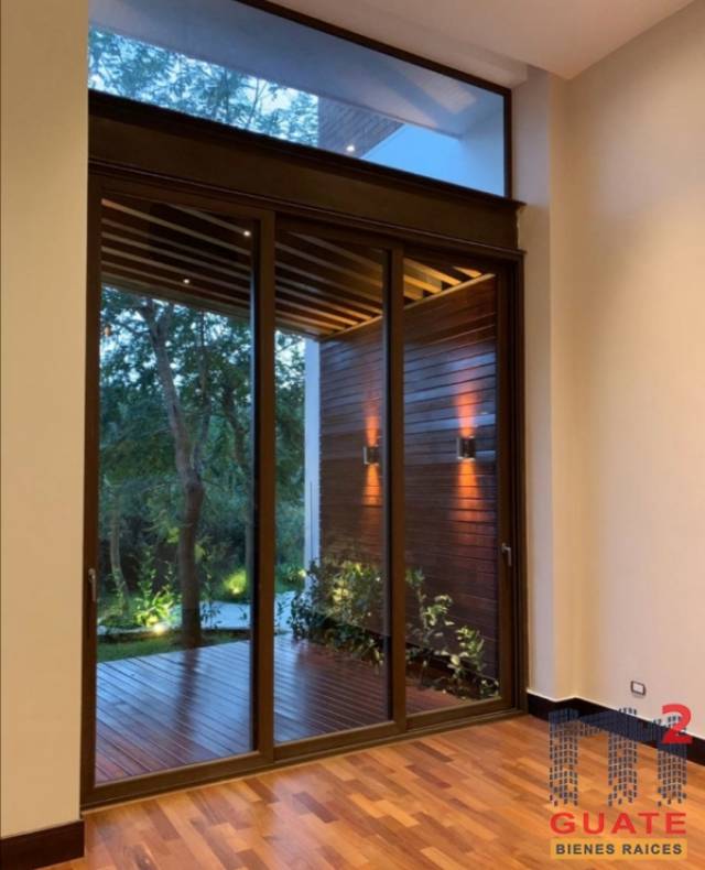 Casa de 340.43 m2 de construcción en Venta, Zona 16 - Miniatura 10