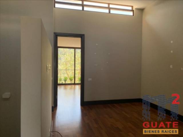 Casa de 340.43 m2 de construcción en Venta, Zona 16 - Miniatura 11