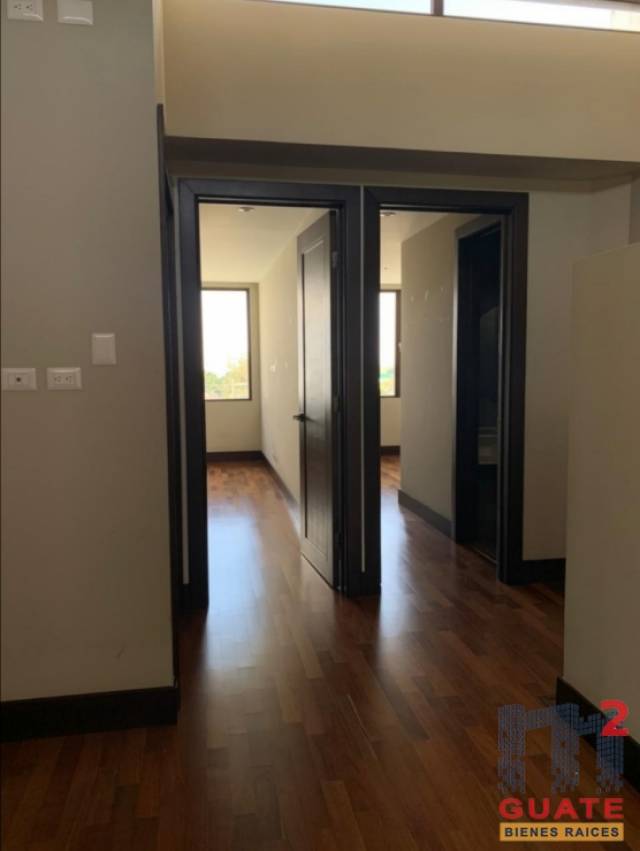 Casa de 340.43 m2 de construcción en Venta, Zona 16 - Miniatura 13