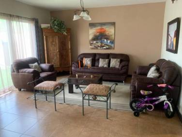 (+1) Casa Residenciales San Antonio, Fraijanes - Image 1