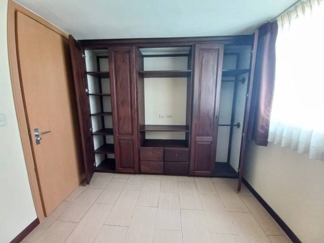 Alquilo Apartamento en Zona 14 - Image 2