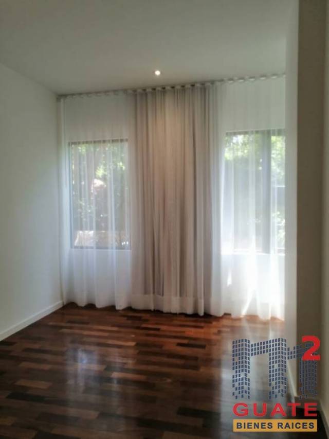 Apartamento de 234 m2 de construcción en Renta, Zona 10 - Miniatura 8