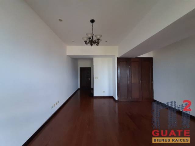 Apartamento de 122 m2 de construcción en Renta, Zona 15 - Image 4