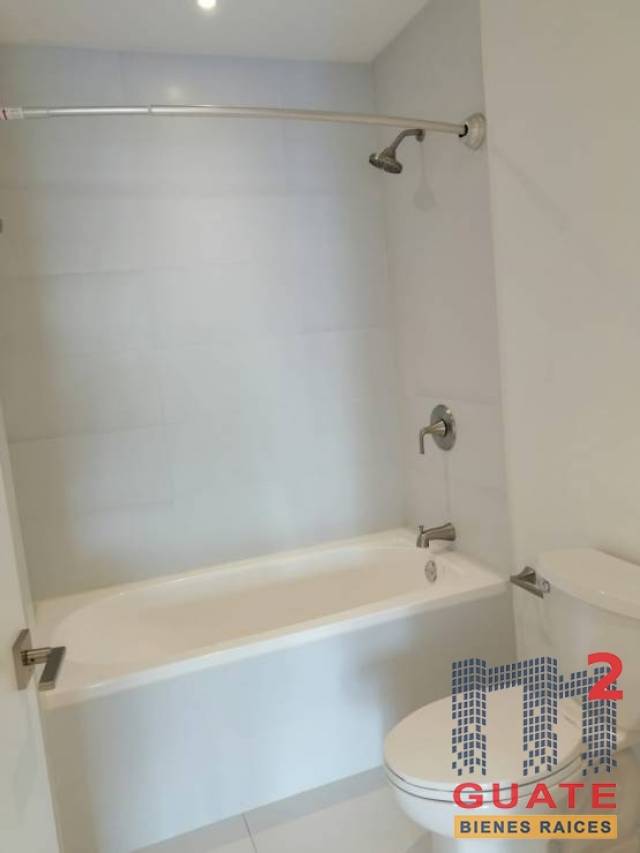 Apartamento de 234 m2 de construcción en Renta, Zona 10 - Image 4
