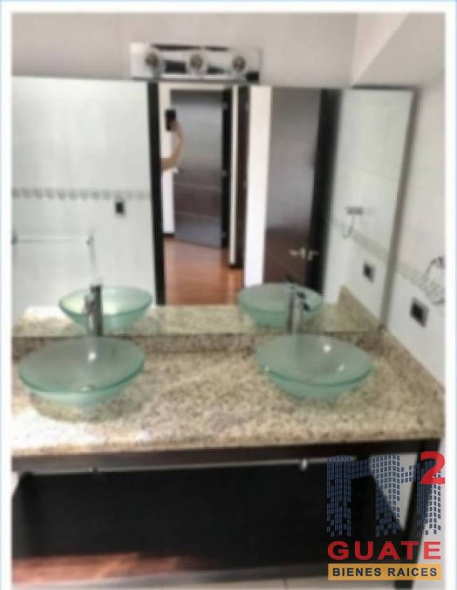 Casa de 350 m2 de construcción en Renta, Zona 13 - Image 3