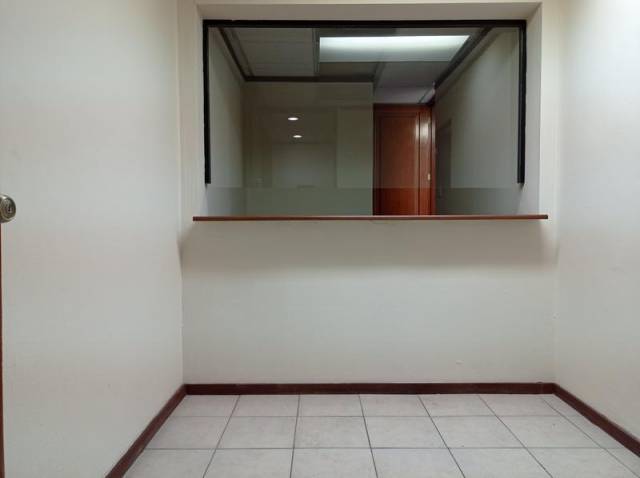 Oficina en Renta Zona 9 Ciudad Guatemala - Miniatura 3