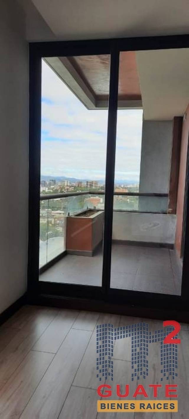 Apartamento de 97 m2 de construcción en Venta, Zona 10 - Image 4