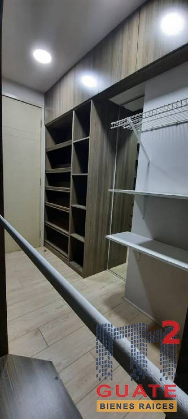 Apartamento de 97 m2 de construcción en Venta, Zona 10 - Image 5