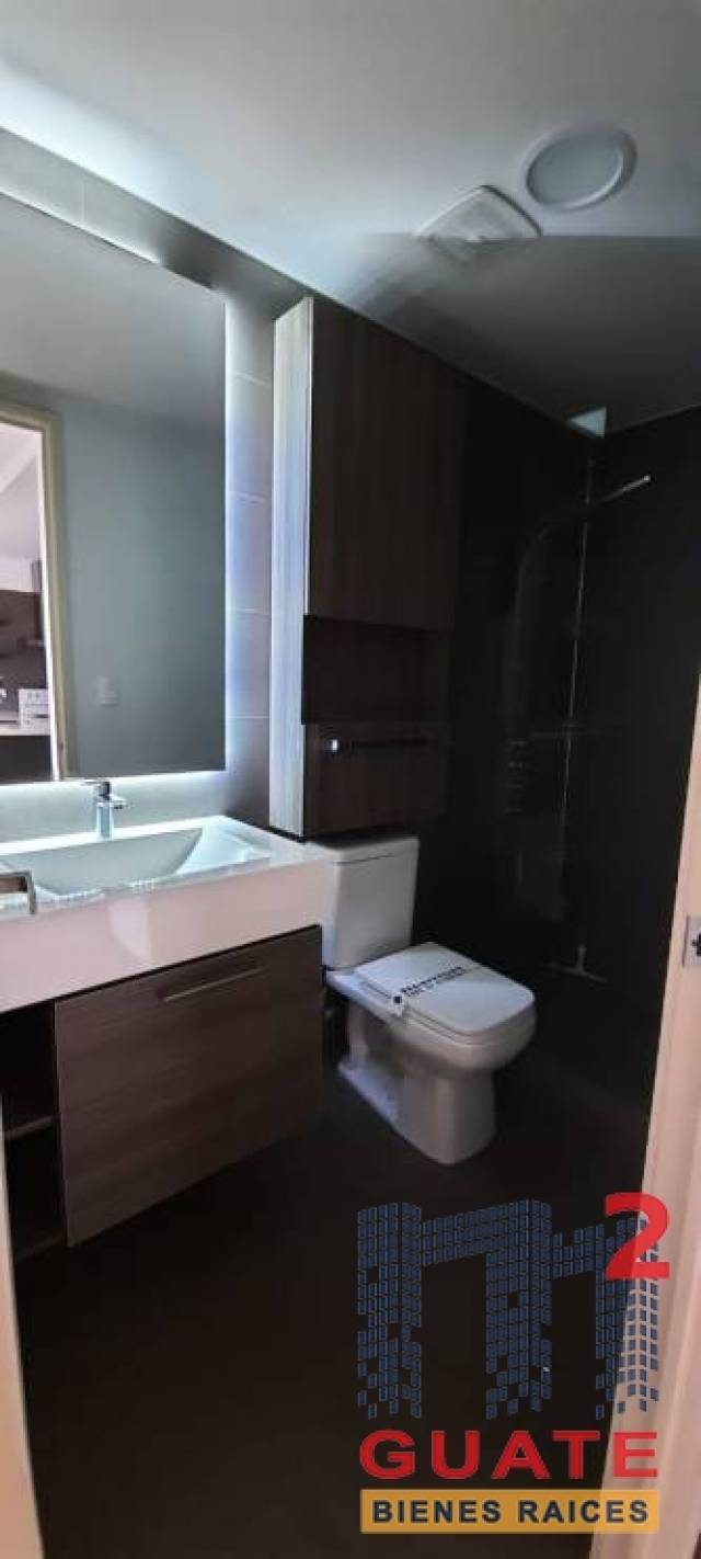 Apartamento de 97 m2 de construcción en Venta, Zona 10 - Miniatura 7