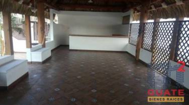 Casa de 230 m2 de construcción en Venta, Monterrico - Image 1