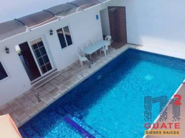 Casa de 340 m2 de construcción en Venta, Monterrico - Image 1