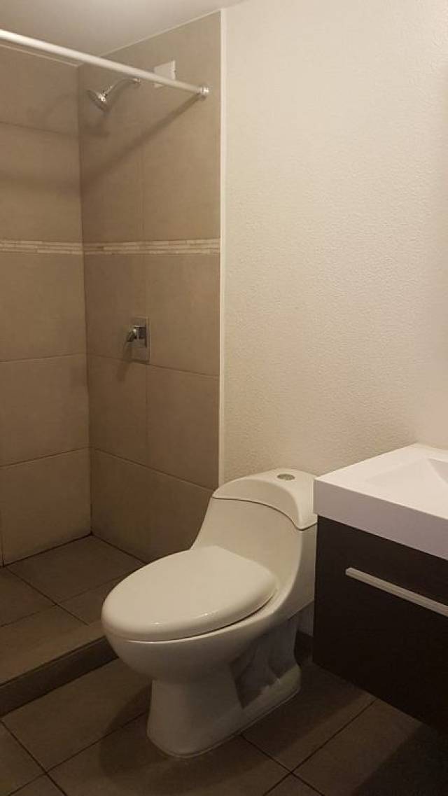 Vendo Apartamento en Mariscal, Zona 11 - Image 3