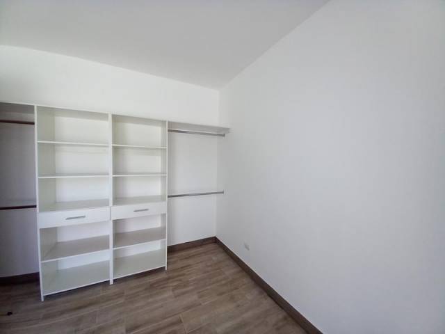 APARTAMENTO EN ALQUILER BALCONES DE SAN CRISTÓBAL - Miniatura 5