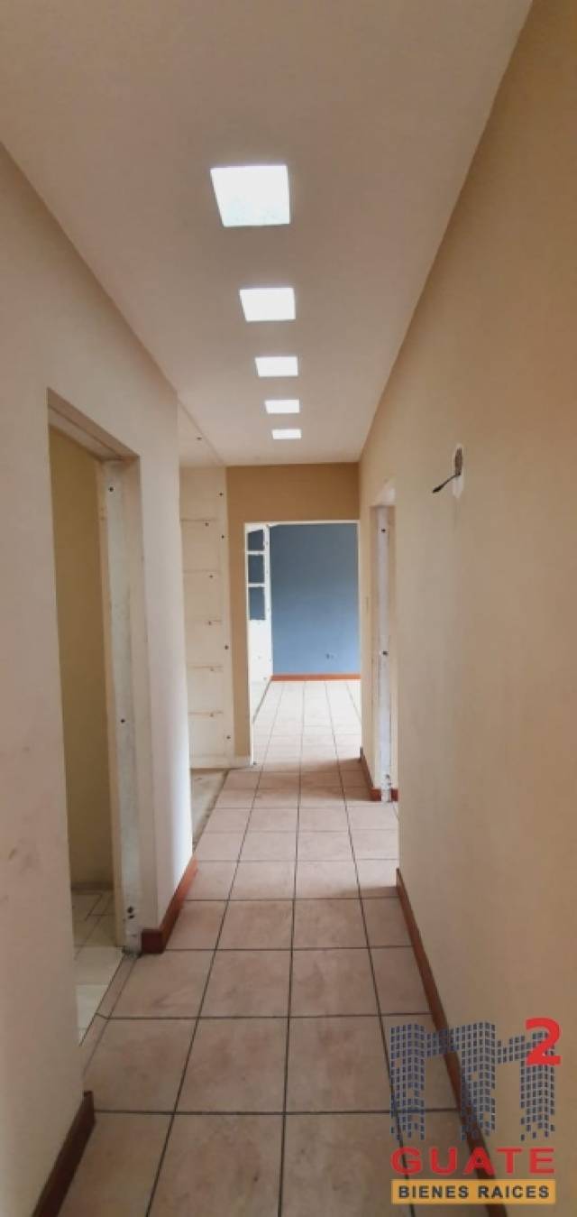 Casa de 577.53 m2 de construcción, en Venta Zona 15 - Miniatura 4