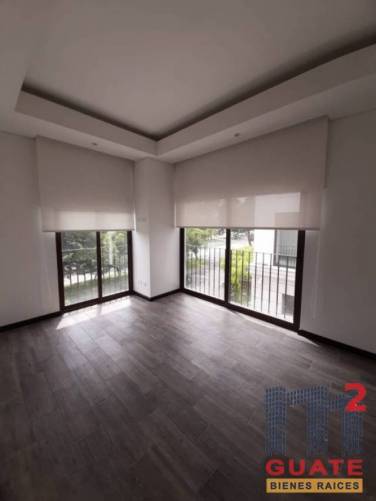 Apartamento de 98 m2 de construcción en Venta, Zona 16 - Image 1