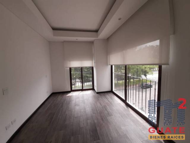 Apartamento de 98 m2 de construcción en Venta, Zona 16 - Image 2