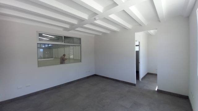 Bodega en Alquiler en Las Tunas Internaranjo - Miniatura 5