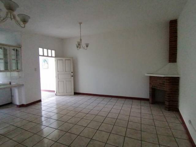Casa en Alquiler de Primer Nivel en Colonia Mariscal - Image 2