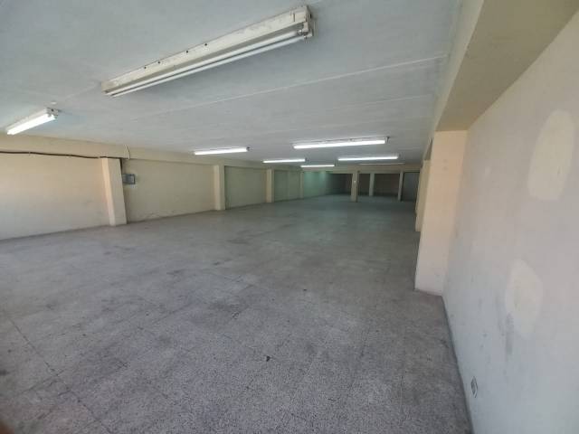 Alquilo Edificio de 3 niveles para uso comercial en Zona 1 - Miniatura 5