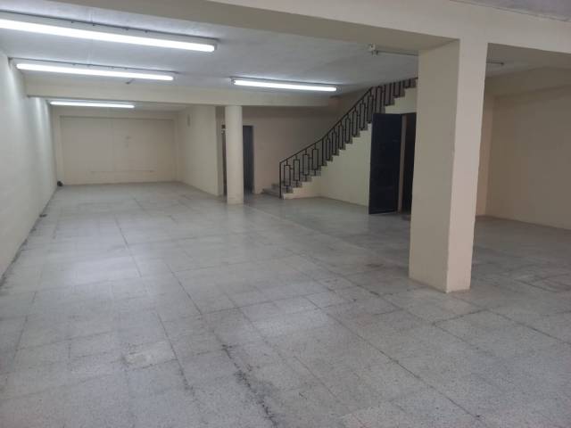 Alquilo Edificio de 3 niveles para uso comercial en Zona 1 - Miniatura 6