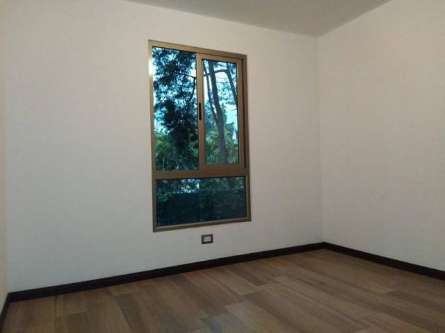APARTAMENTO EN VENTA ZONA 15 - Miniatura 7