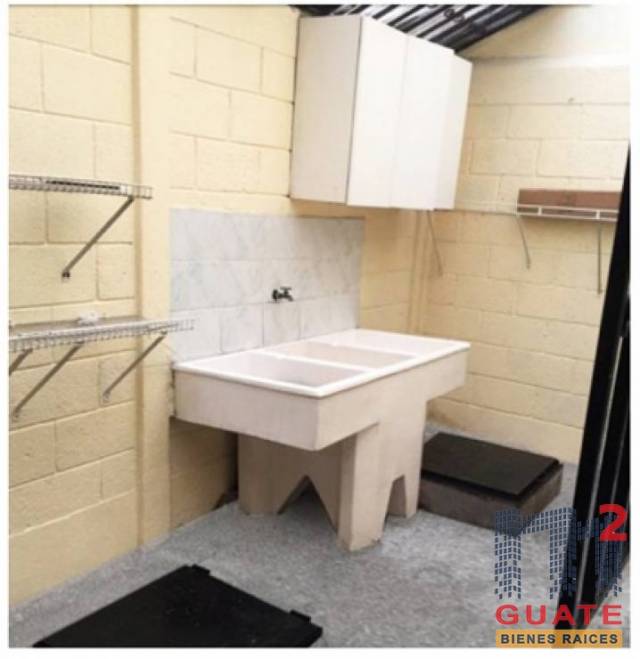 Casa de 300 m2 de construcción en Renta, Zona 14 - Miniatura 6