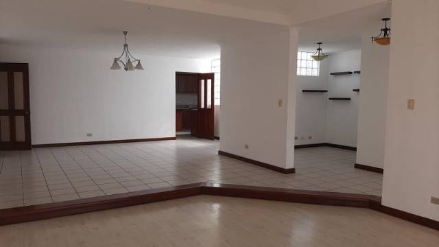 APARTAMENTO EN RENTA EN EXCLUSIVO CONDOMINIO ZONA 10 - Image 2