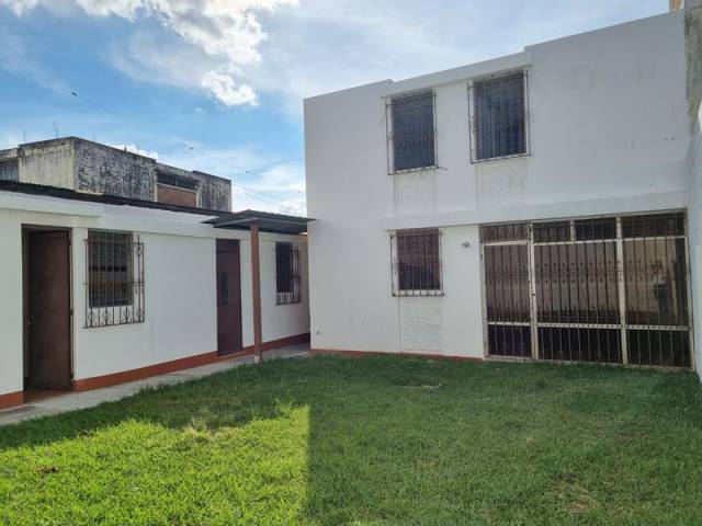 HERMOSA CASA EN VENTA JARDINES DE LA ASUNCIÓN ZONA 5 - Image 3
