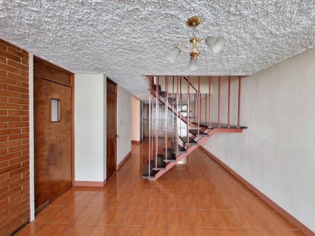 HERMOSA CASA EN VENTA JARDINES DE LA ASUNCIÓN ZONA 5 - Image 5