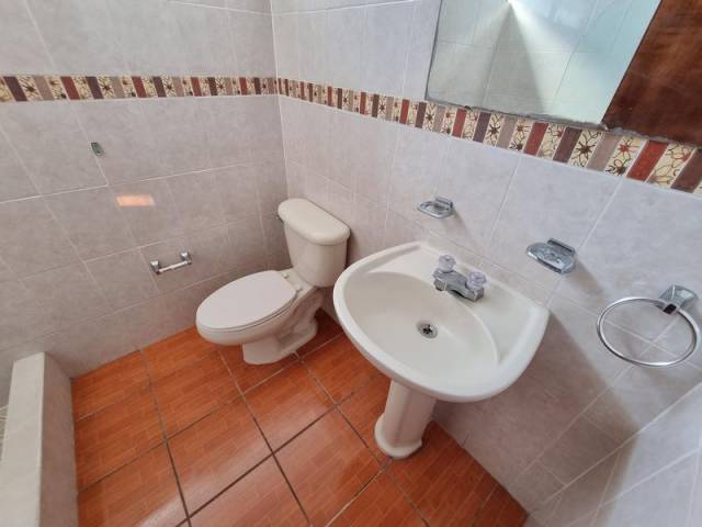 HERMOSA CASA EN VENTA JARDINES DE LA ASUNCIÓN ZONA 5 - Miniatura 7