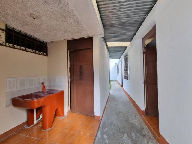 HERMOSA CASA EN VENTA JARDINES DE LA ASUNCIÓN ZONA 5 - Miniatura 8
